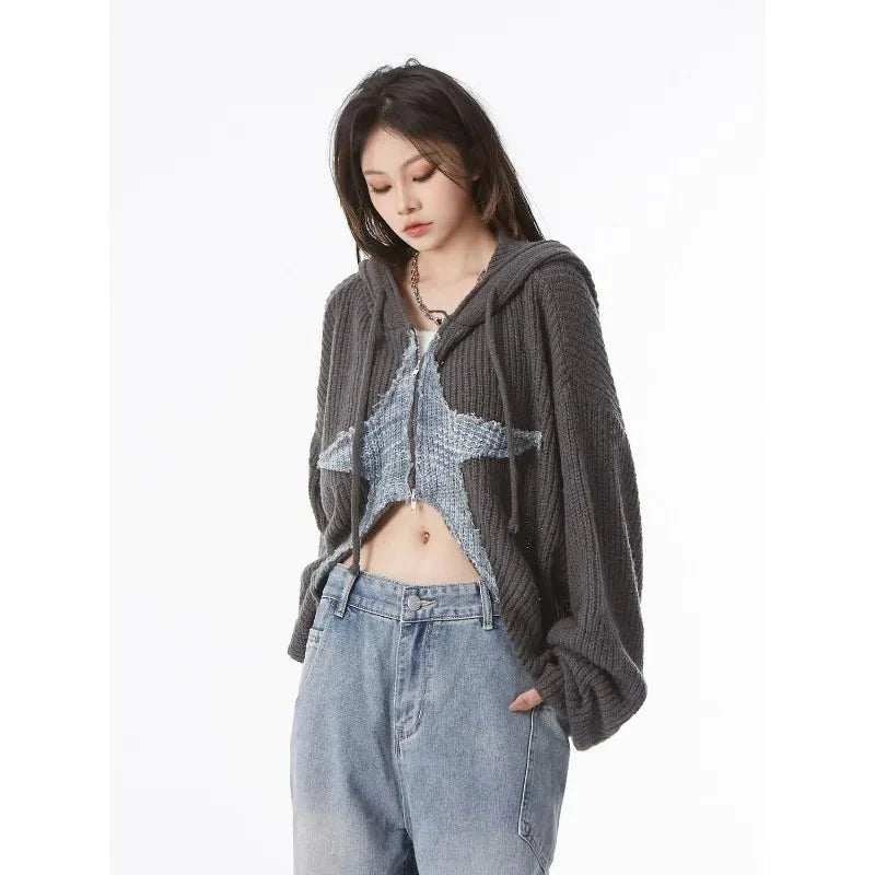 Göksel Gölge Hoodie, serin ve şık bir tasarıma sahip.