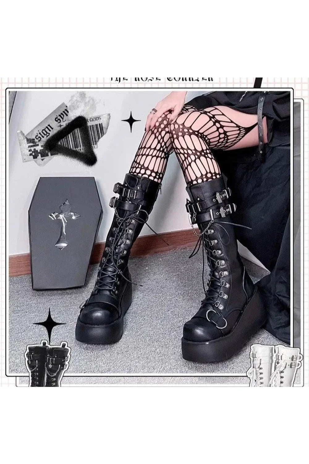 Gotik tarzda platform tabanlı kadın bilek savaş botları.