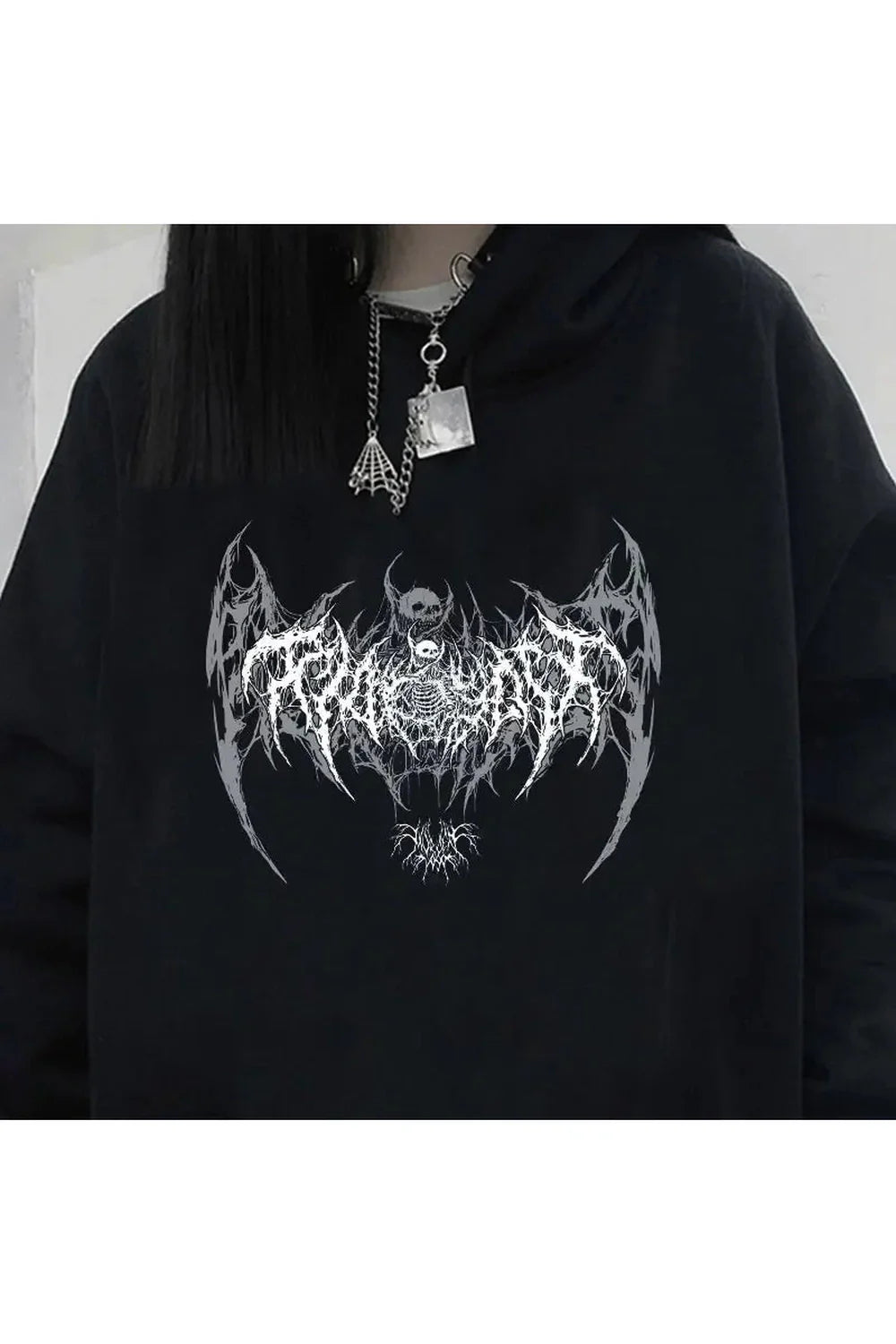 Sonbahar renkleriyle tasarlanmış gotik tarzda kuru kafa grafikli hoodie.