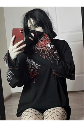 Sonbahar esintilerini yansıtan uzun kollu hoodie.