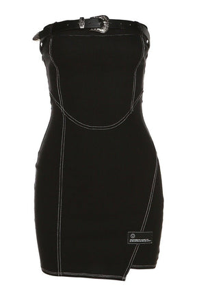 Siyah renkteki bu şık bodycon elbise büyüleyici bir görünüm sunar.