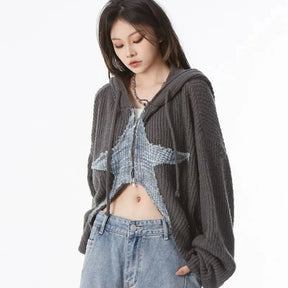 Göksel Gölge Hoodie, havalı ve modern bir tasarıma sahip.