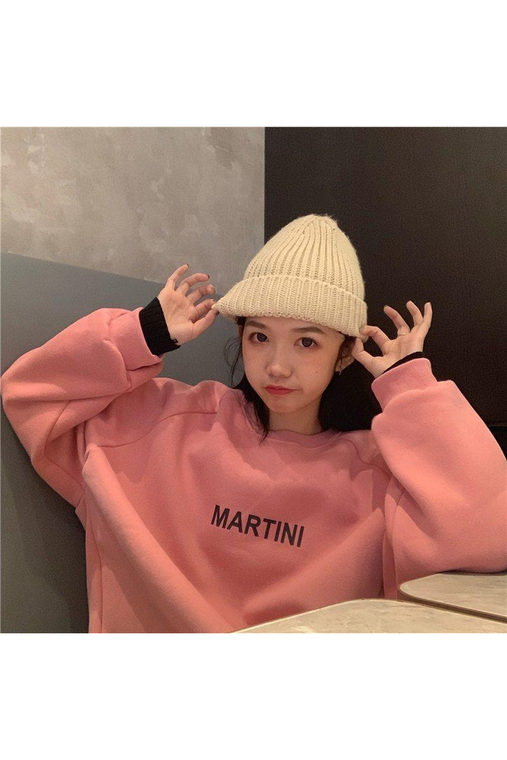 çiftler için rahat ve şık Oversize Sweatshirt seçeneği.