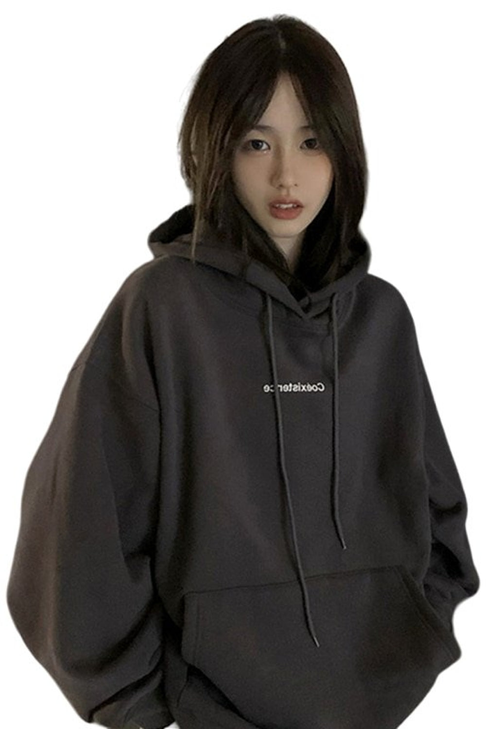 Sonbaharın serin akşamlarında rahatlık ve şıklığı bir arada sunan koyu gri hoodie.