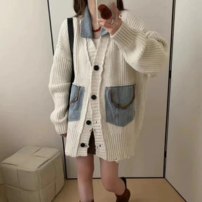 Kot desenli patchwork detaylarıyla modern bir hırka.