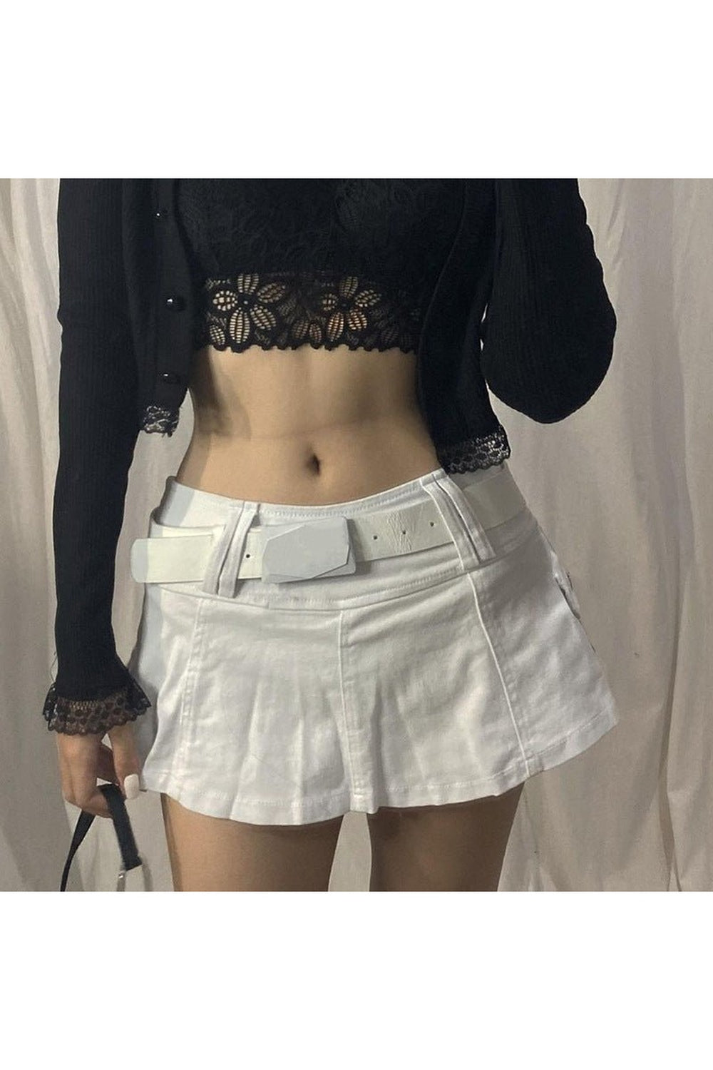 Kuru kafa desenli, kemer detaylı Egirl mini etek.