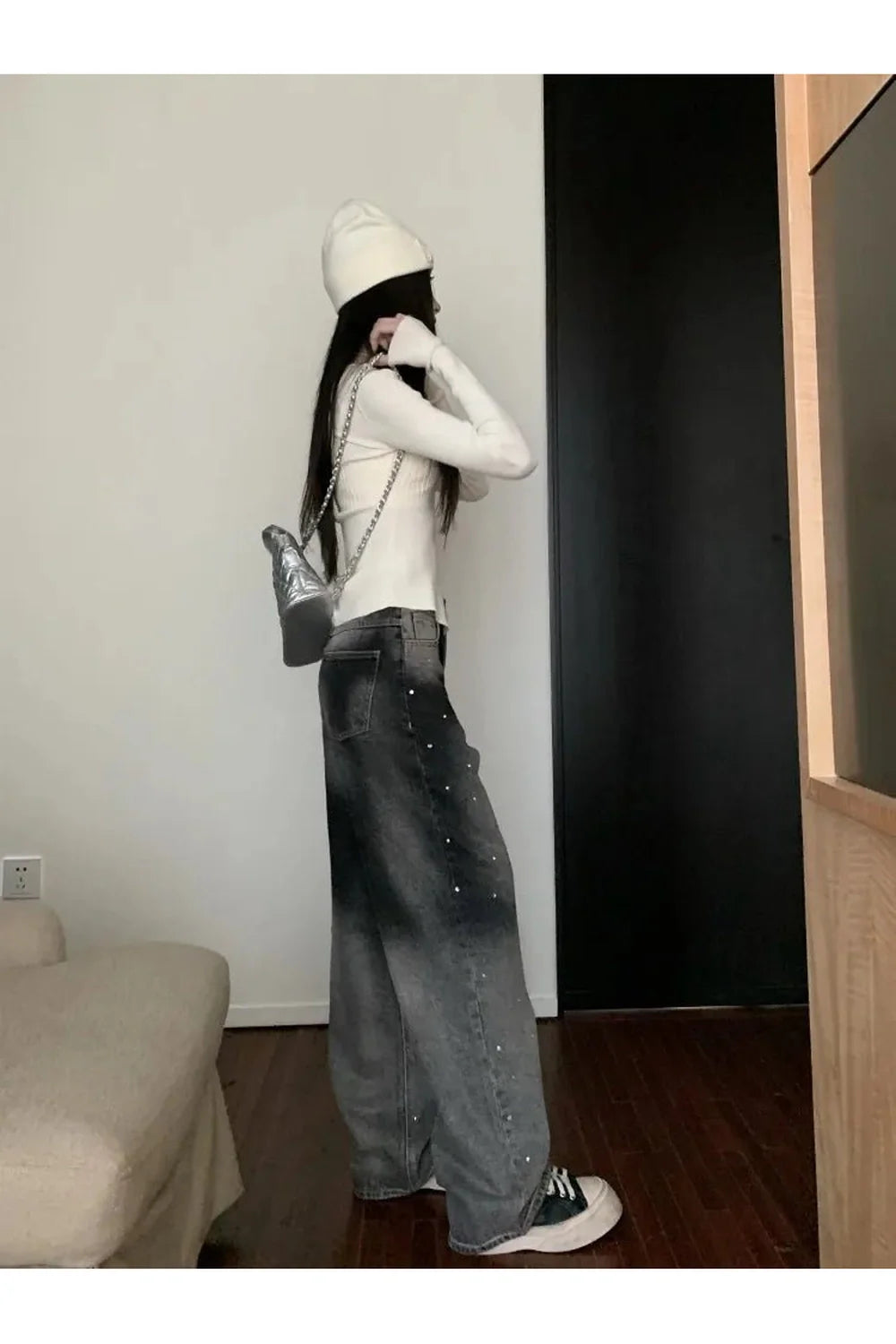 Sonbahar renklerinde, simli detaylarla zenginleştirilmiş grunge tarzı kot.