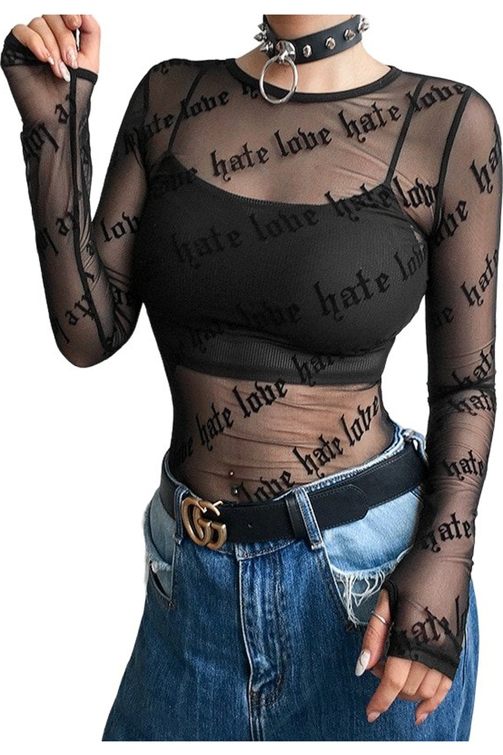 Gotik tarzı ve grunge desenli tişört.