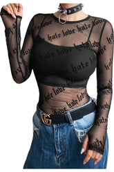 Gotik tarzı ve grunge desenli tişört.