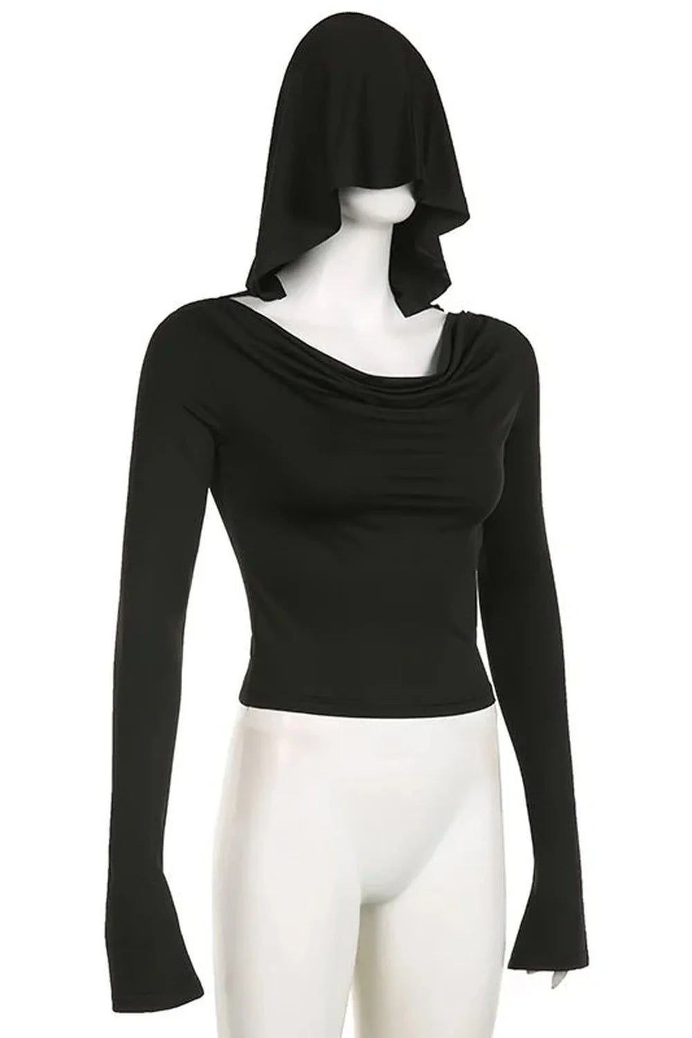 Gotik tarzı yansıtan siyah kapüşonlu crop üst.