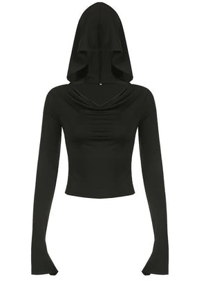 Gotik tarzı yansıtan siyah crop üst.