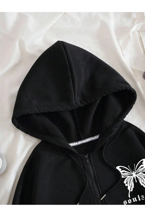 Sonbahar havasında Gotik tarzıyla dikkat çeken Kelebek Fermuarlı Hoodie.