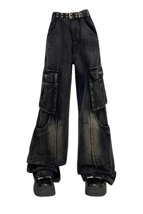 Sonbahar esintisini yansıtan, gotik tarzda tasarlanmış ispanyol paça kot.