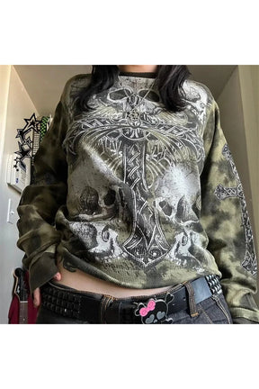 Gotik tarzda haç ve kuru kafa desenli uzun kollu.