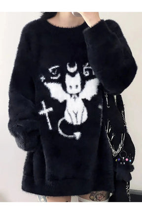 Gotik iblis Oversize Kazak, büyüleyici ve modern bir tasarıma sahiptir.