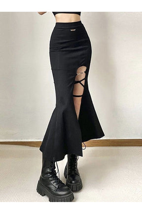 Gotik tarzda yırtmaç detaylı deniz kızı etek.