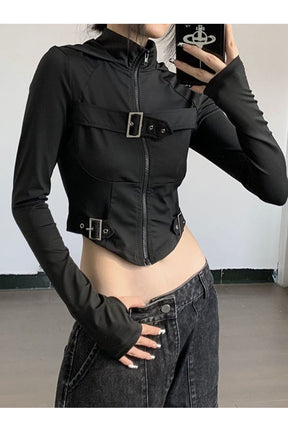 Gotik tarzıyla teknoloji esintilerini birleştiren korse detaylı crop üst.