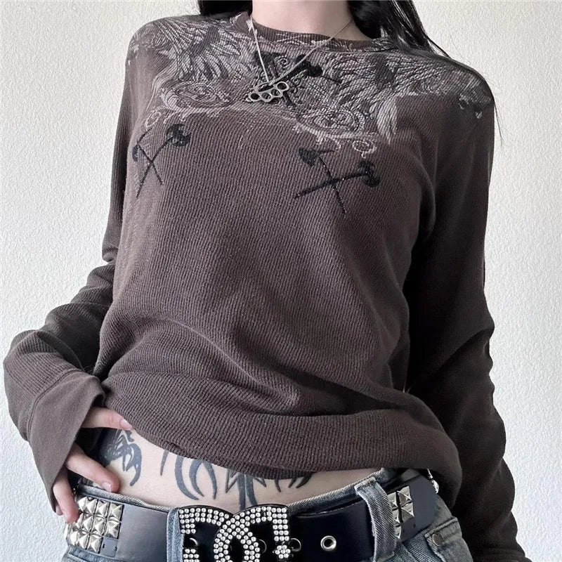 Grunge tarzında melek grafik desenli waffle üst.