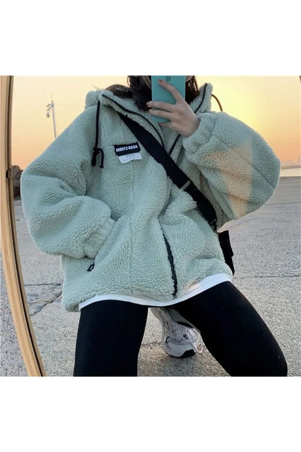 Kapüşonlu Kuzu Peluş Sweatshirt