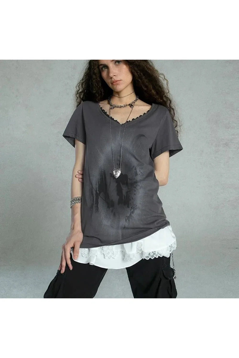 Katmanlı Gotik Dantel Kenar Detaylı T-shirt