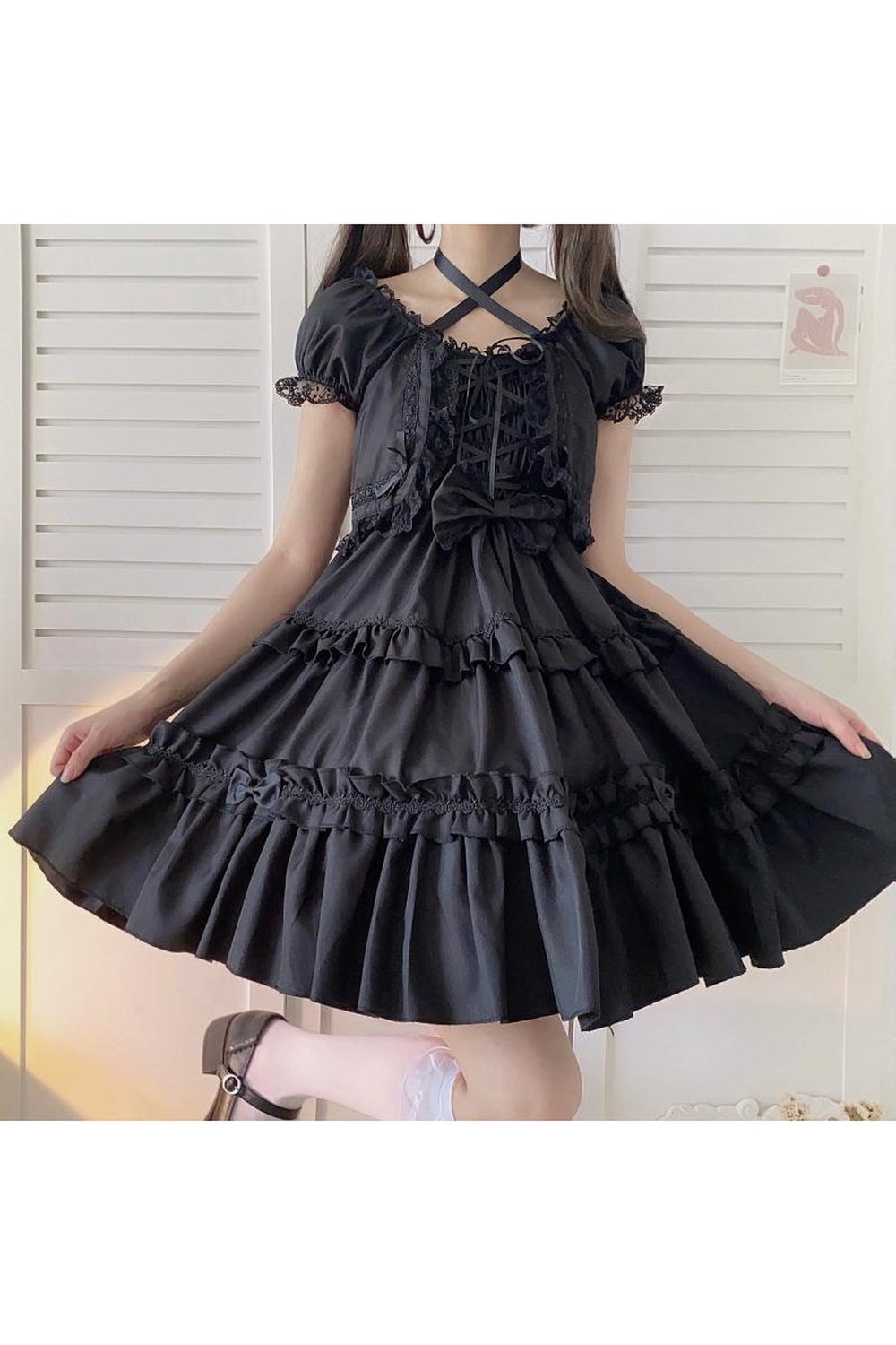 Kawaii stiliyle tasarlanmış gotik dantelli elbise.
