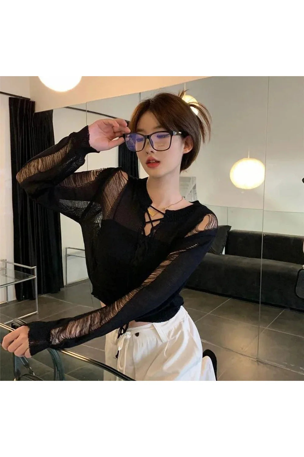 Gece yarısı esintisinde bağcıklı file üst modeli.