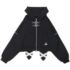 Gece yarısında asi görünümlü tokalı hoodie tasarımı.