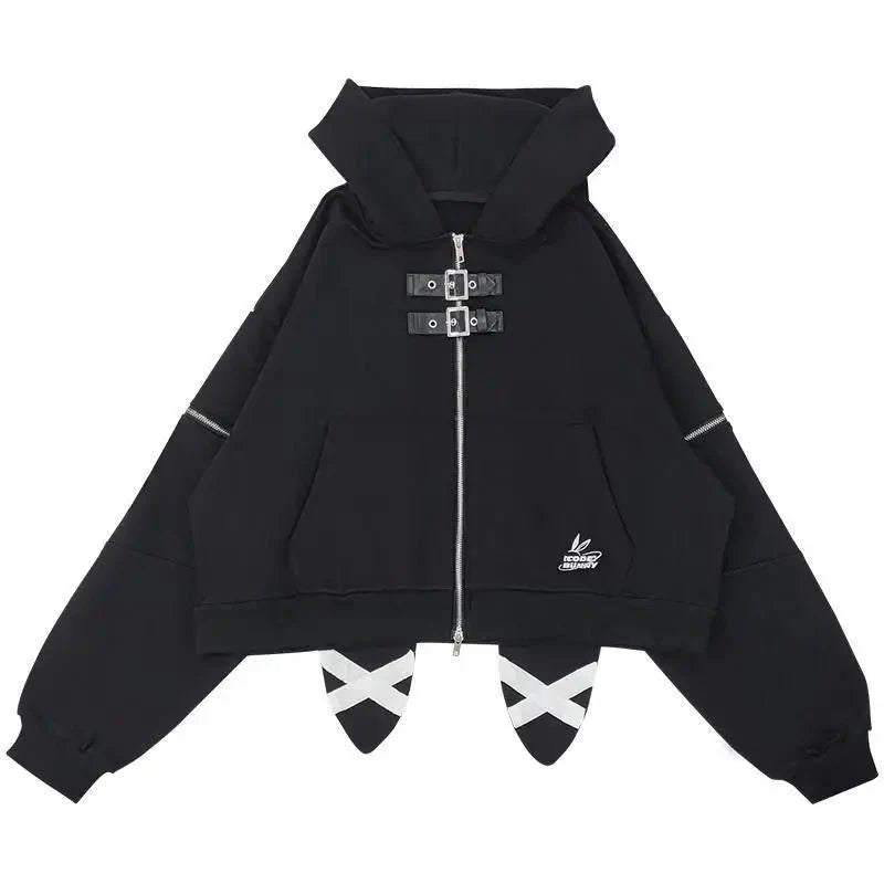 Gece yarısında asi görünümlü tokalı hoodie tasarımı.