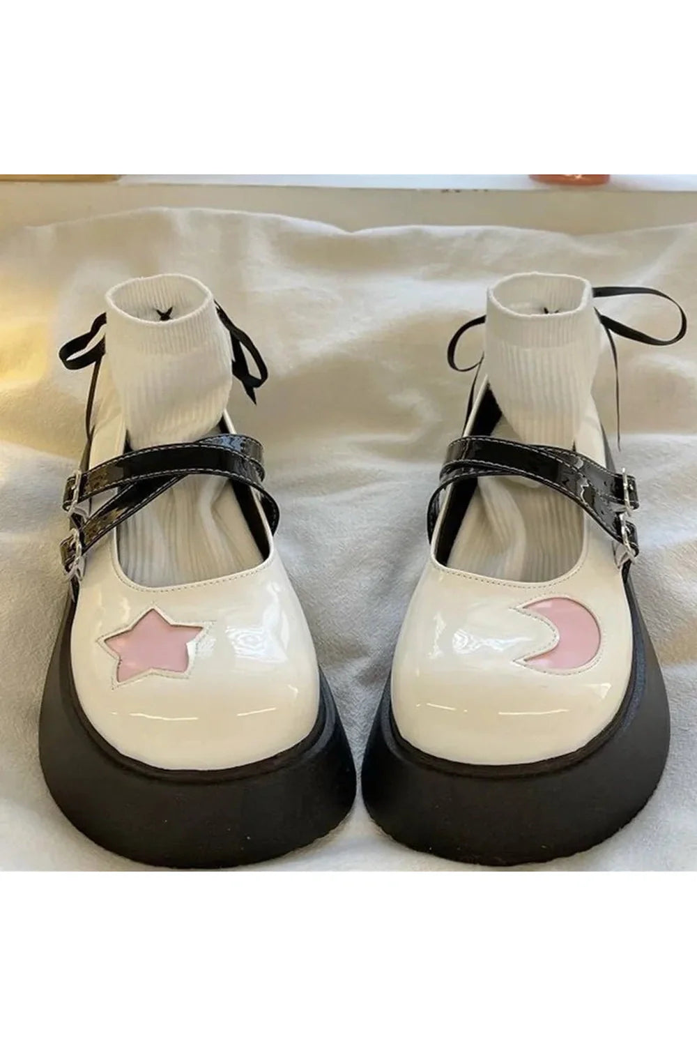 Ay & Yıldız desenli, sevimli platform ayakkabı modeli.