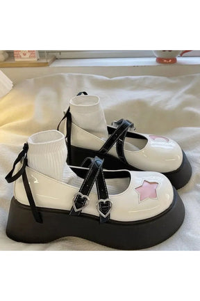 Ay & Yıldız desenli platform tabanlı Mary Jane ayakkabı.