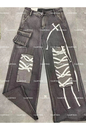 Sonbahar günlerinde stilinizi tamamlayacak Punk tarzı yırtık kot.