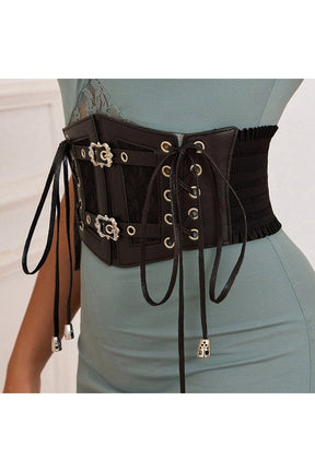 şık punk tarzı korse, cesur ve modern.
