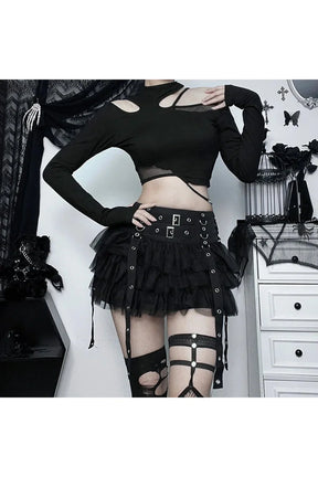 Fırfırlı detaylarla süslenmiş Gotik tarzı mini etek.