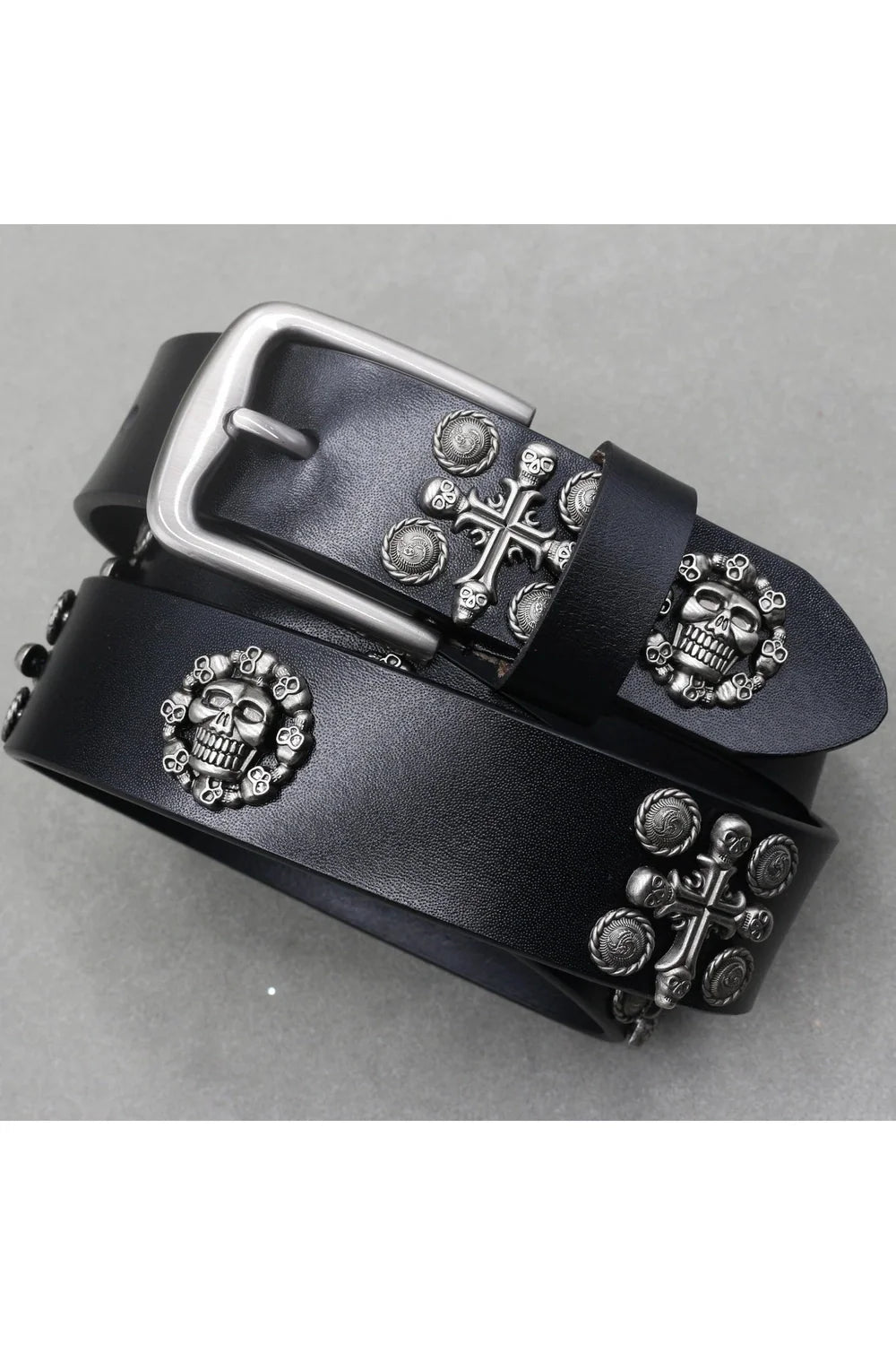 Kuru kafa detaylı gotik kemer, cesur ve şık.