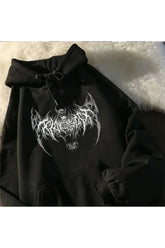 Sonbahar trendi, gotik grafik desenli hoodie.