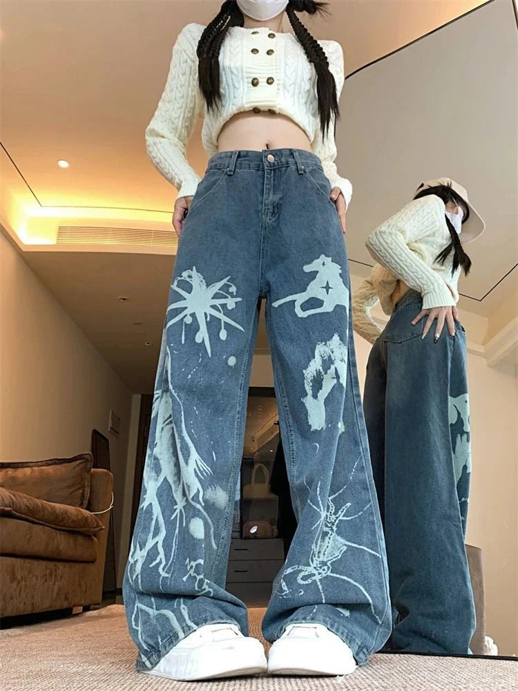 Sıçrama desenli kumaşıyla şık ve rahat kot pantolon.