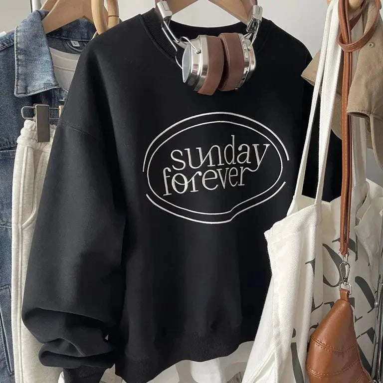 Pazar günü rahatlığını yaşatan oversize sweatshirt.