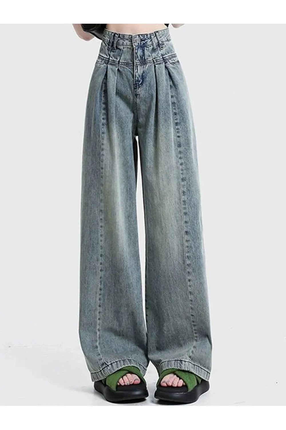 Sonbahar renklerinde ultra geniş paçalı rahat kot pantolon.