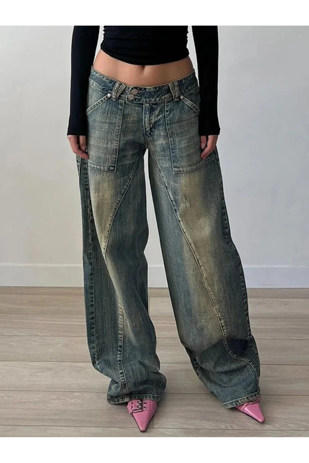 Sonbaharın ruhunu yansıtan vintage tarzı kot pantolon.