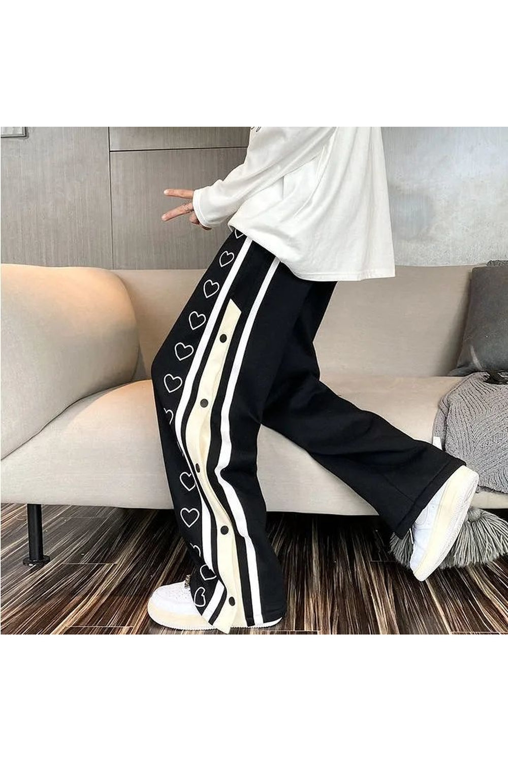 Geniş paça ve büyük beden eşofman altı. Trendy ve rahat.
